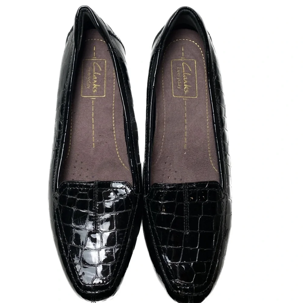 Clarks Everyday Croc Embossed
Patent Leather Loafers, NEW, Size 7.5 - Picture 2 of 16